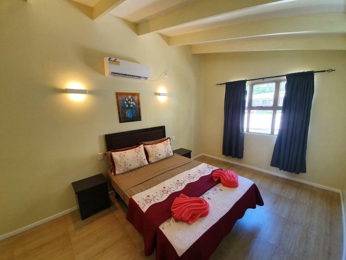 Le Uaina Beach Resort Faleapuna Exteriér fotografie
